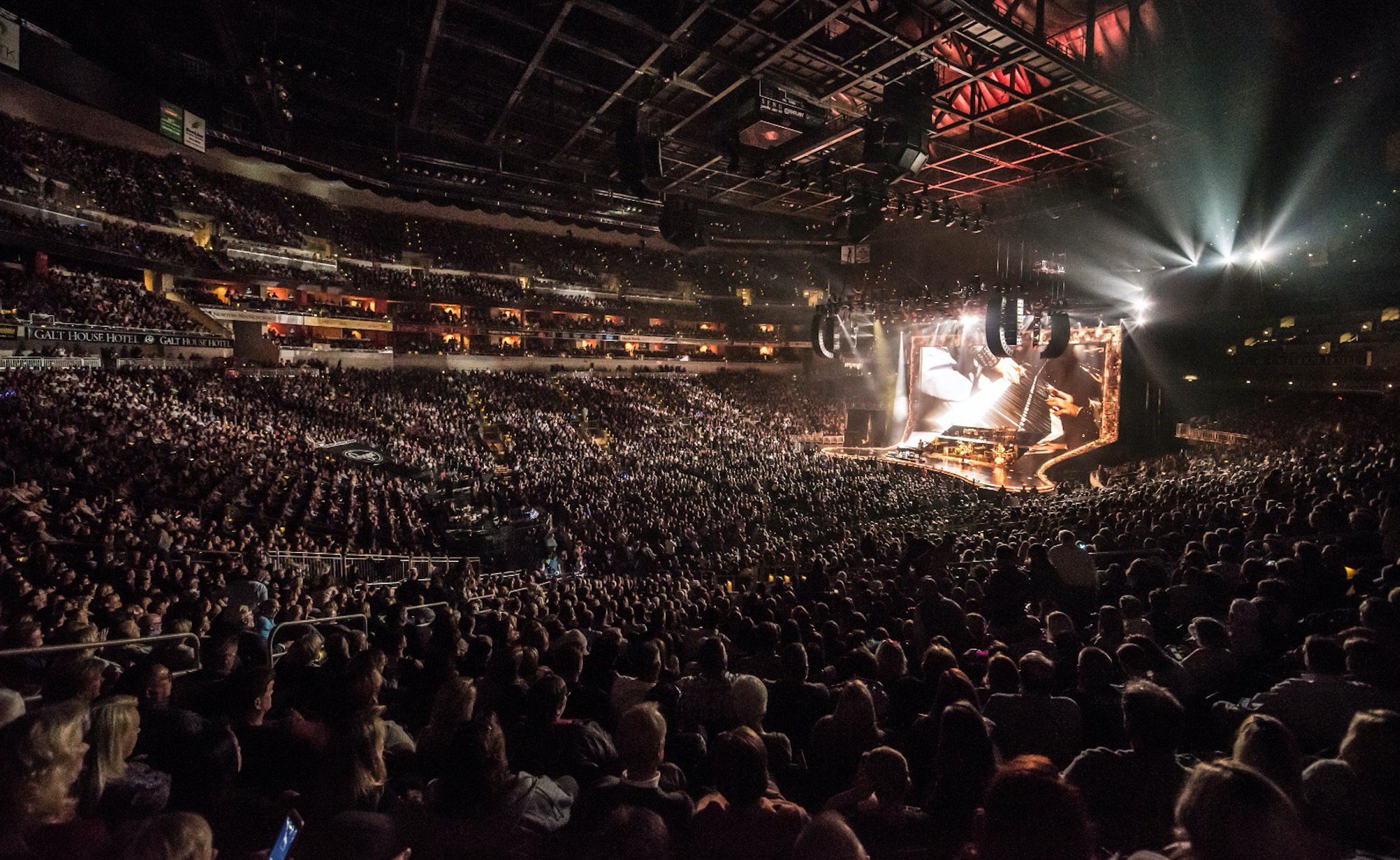 Elton John on Twitter "A view of our brilliant Louisville audience