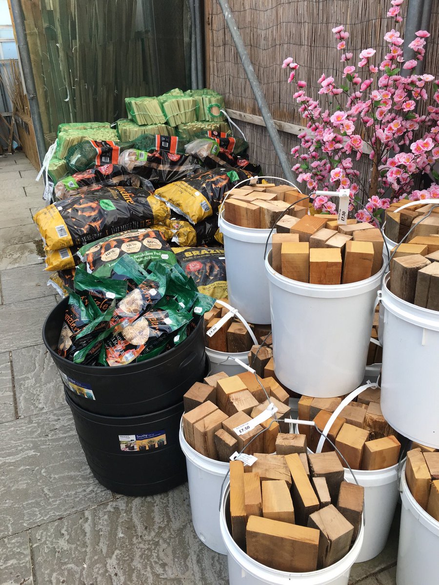 Wolvercroft's tweet photo. Large selection of Winter Heating fuels available, including kiln dried hardwood, kindling, smokeless fuel and Flo gas. Dumpy bags of kiln dried hardwood also available! #wolvercroft #gardencentre #alderholt #fuel #firewood https://t.co/920iO4AgkR