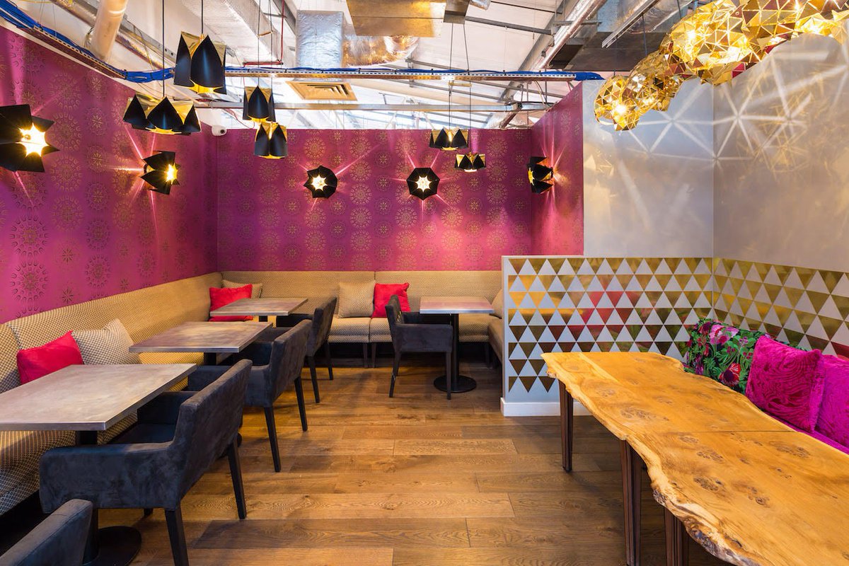 randell173's tweet photo. Le Bureau is a co-working space operator currently in #Battersea Studios. They are currently looking for #commercialspaces in affluent residential areas in:

 #Tooting
 #Earlsfield
 #Southfields
Requirement:
 5,000 – 6,000 sq ft

020 7135 2033

👉🏼https://t.co/VhG0i3p51P https://t.co/pweUyCJfGl
