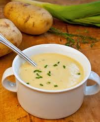 TccTower's tweet photo. Our soup today is Leek and Potato 🥔🥣🥖 #lunchtime #soup https://t.co/izr0shcFJW