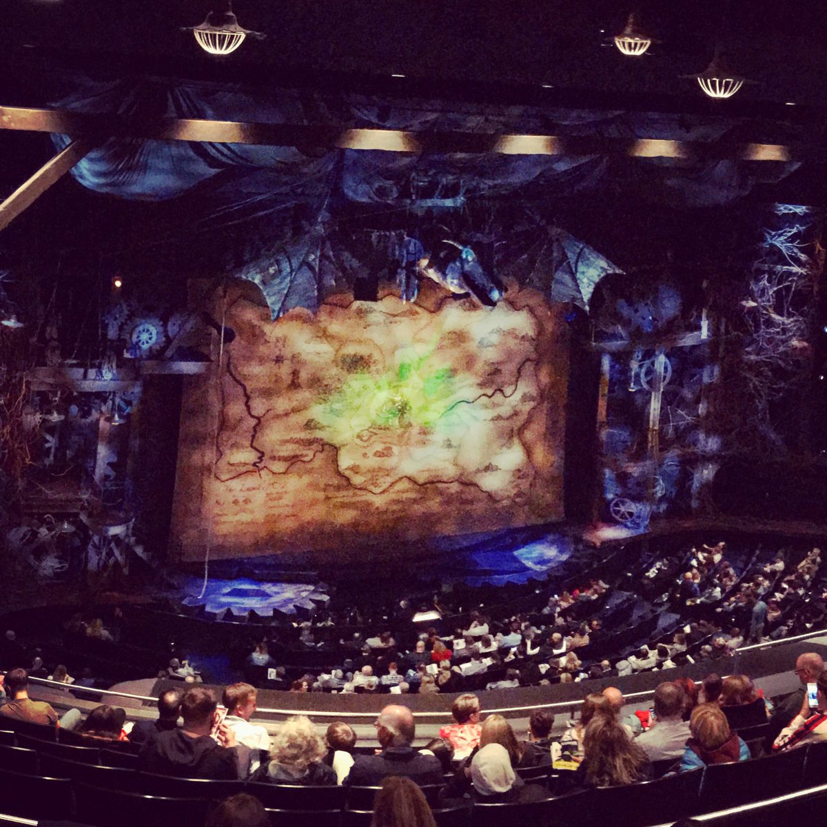 MVA_DeanOrders's tweet photo. Last night’s adventures culminated in a magical night at the Gershwin. #rcmshumanities #nyc2018 #wickedNYC https://t.co/rTP4YiaX7S