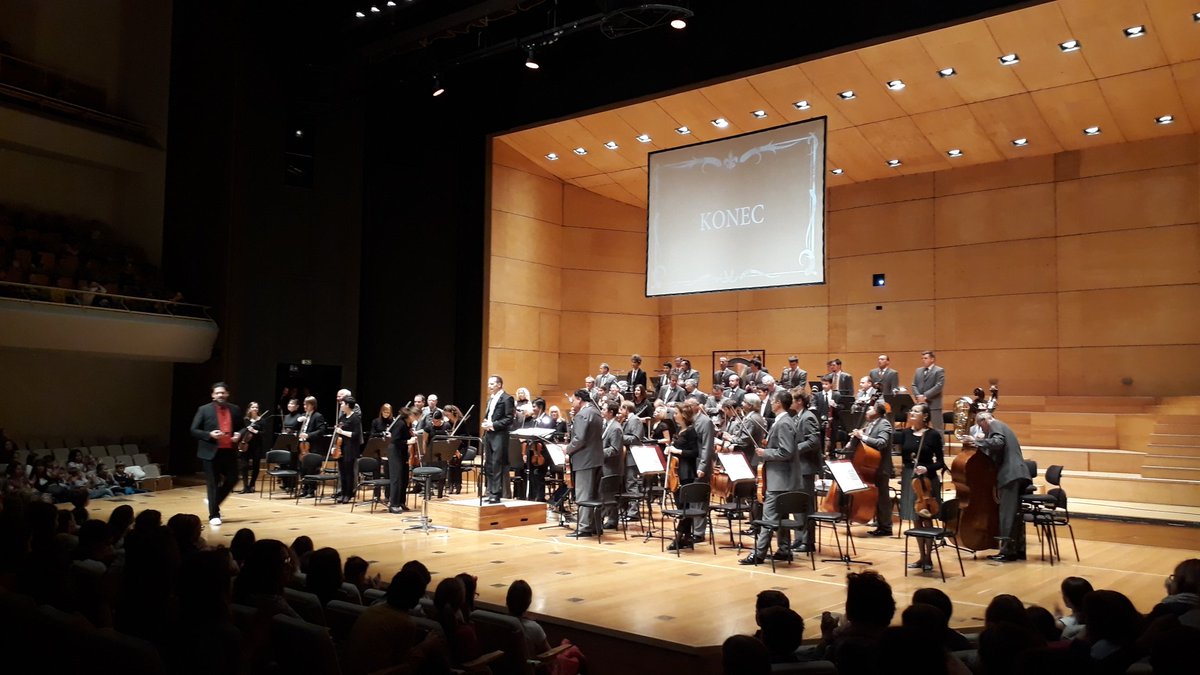 Orkester <a href="/SFilharmonija/">SFilharmonija</a> z dirigentom Slavenom Kulenovićem, solist Urban Stanič, orgle.
Štiri razprodane koncerte matineje Filmsko glasbena fantazija je povezoval Boštjan Gorenc <a href="/Pizama/">Boštjan Gorenc</a>.
Čestitke vsem!