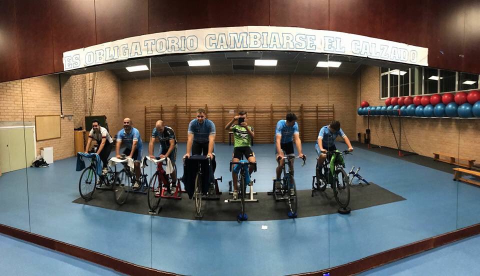 Comencem la temporada d'indoor el dilluns dia 29/10.
Aquesta tarda, farem per tots aquells que vulguin, una sessió de test a les 20.00 hores.
Per tant, si t'agradaria provar, ja ho saps!!, només ens ho has de dir!!
Música, bon ambient, riures i entrenaments efectius