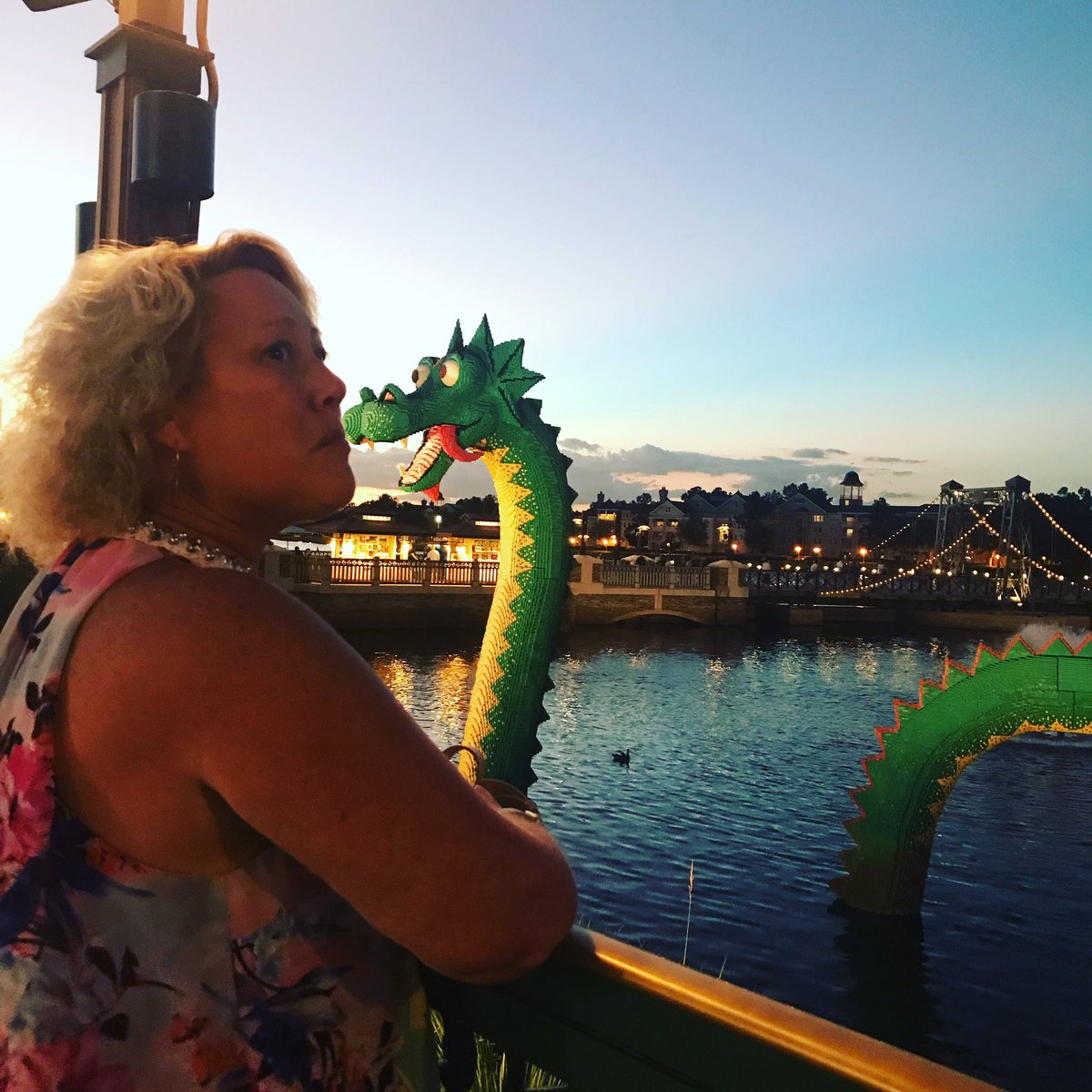 TheBetsiHill's tweet photo. This #tinyhouse gal kissed the dragon @DisneySprings. #bloglifeU18 https://t.co/JvmsjcD9xT