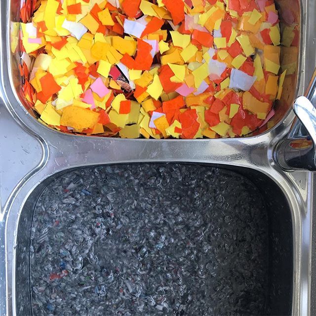 kaitlin_maree_'s tweet photo. Today’s positives:
• making paper pulp #recycling #proceduraltextlessons
• productive day off #personallearningcommentsforreportsdone #forwardplanning #loadofwashing
• “Woah! (thump) ladies and gents this is the moment you’ve waited for” #greatestsho… https://t.co/vggqW0JbvP https://t.co/Gk2p3GH23e