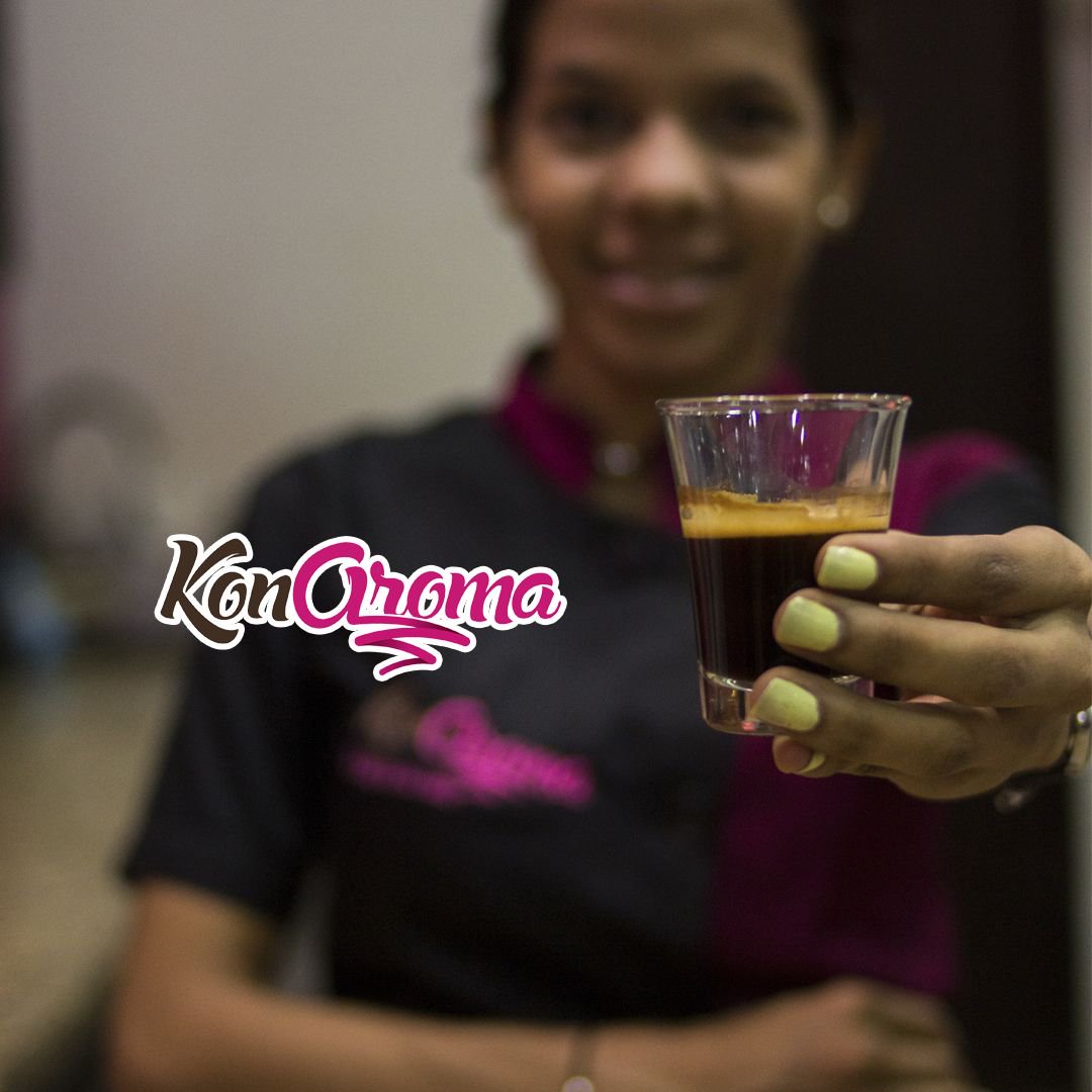 KonAromaCafe's tweet photo. Ombligo de semana... ¡Necesitamos un café! https://t.co/tAx4uAFmaZ