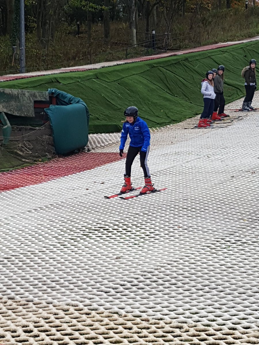 FalkirkSport's tweet photo. Brilliant morning of skiing for the Falkirk Young Ambassadors group and only a few falls! Thanks to the instructors from @SnowsportFCT 
#YAScotland 

@FCTrust https://t.co/dvug7Mrrth