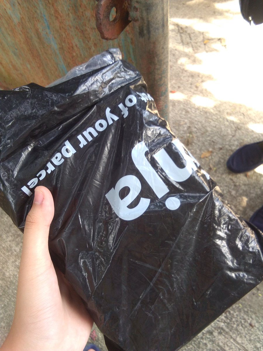 theseoulidity's tweet photo. My classmate received her order today! Anothee successful transaction. #seoulidityproofs #seoulidityfeedbacks https://t.co/pP4jLJ7XgC
