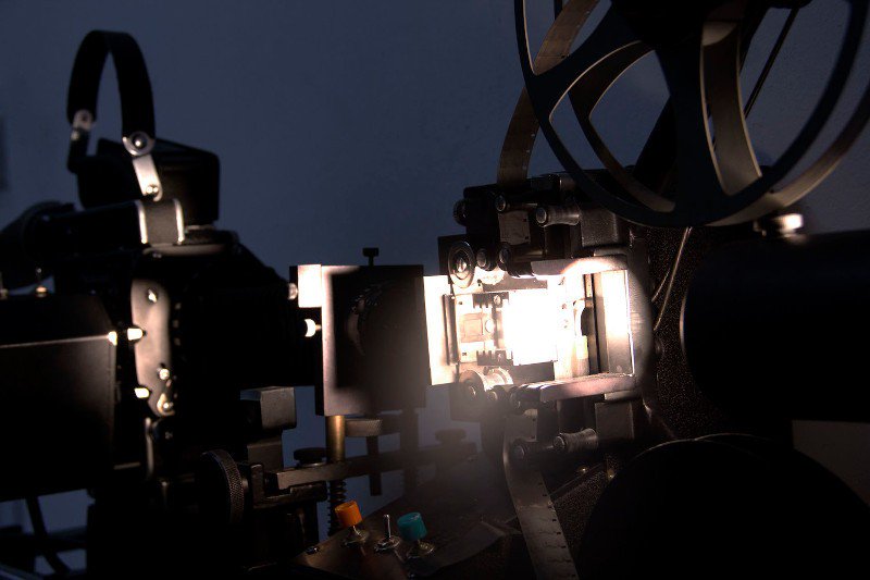 tabakalera's tweet image. #ZInea

Larunbat honetan, CraterLab Barcelona laborategiko Luis Macíasek inprimagailu optikoari (#Opticalprinter) buruzko #tailerra zuzenduko du. Efektu berezietako makina hori zinemagile esperimentalek erabiltzen dute beren 16mm-ko filmak sortzeko.

tabakalera.eu/eu/optical-pri…