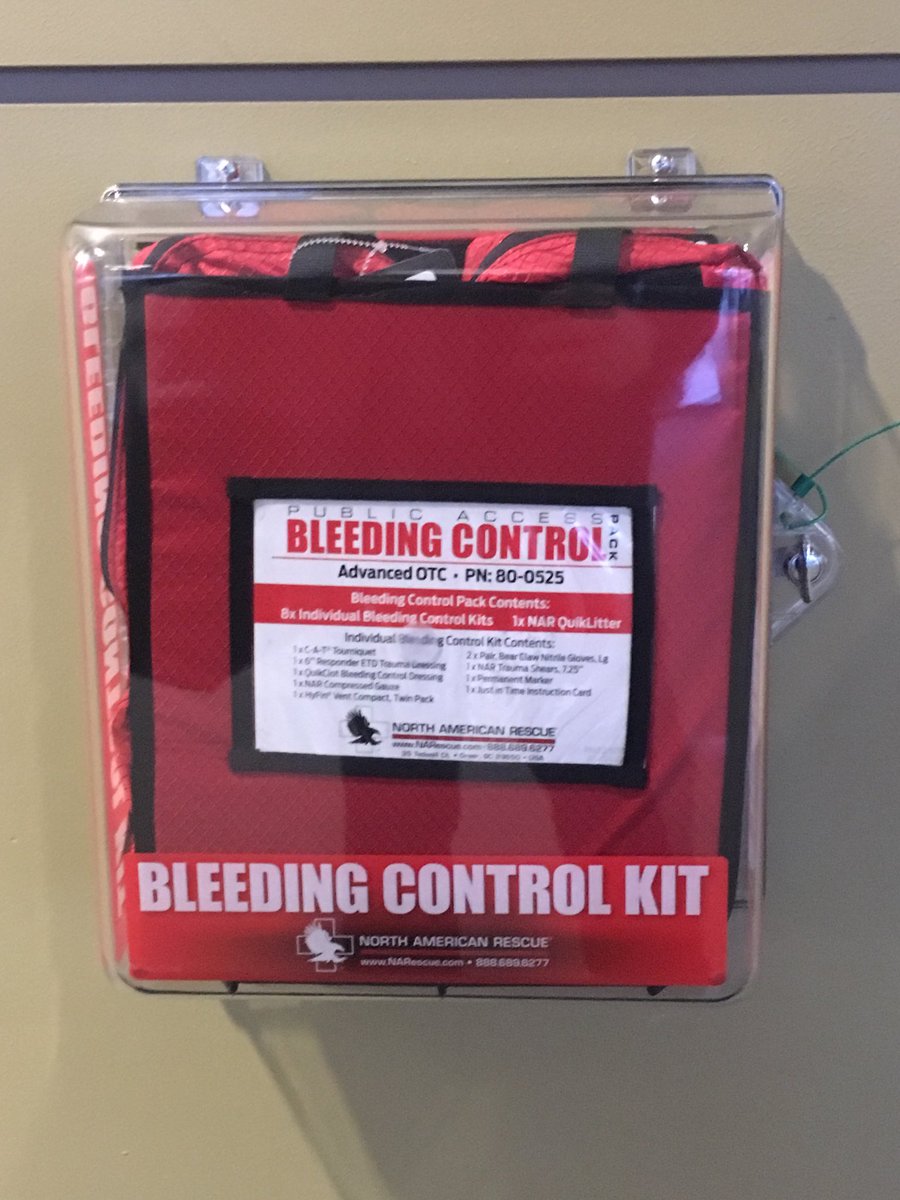 Bleeding control kits next to every AED at the Boston Convention Center. So excellent. This is the new standard, folks! ⁦<a href="/ACSTrauma/">The ACS Committee on Trauma</a>⁩ ⁦@VUMCTrauma⁩ ⁦<a href="/TNChapterACS/">TNACS</a>⁩ #StopTheBleed #ACSCC18