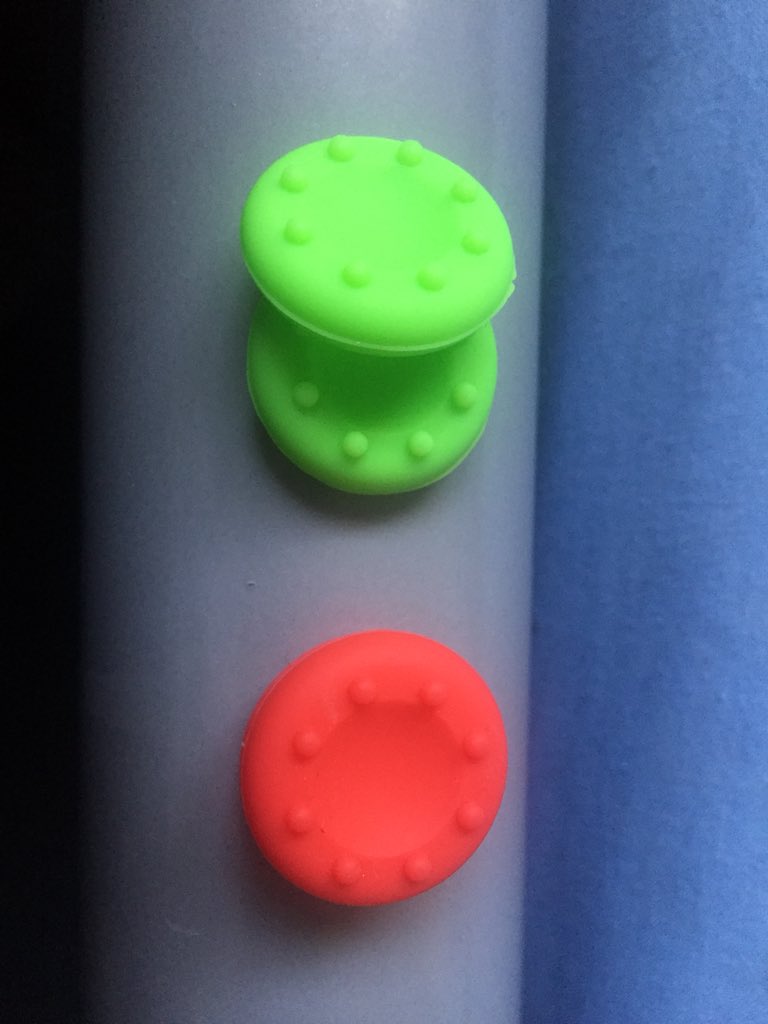 Arrowhead_Org's tweet photo. We are giving away these #Xbox #Grips!

For two lucky winners, all you need to do is RT and Follow to enter!

Winners announced on Halloween (October 31st)

Good luck! #HAPPYHALLOWEEN 

@Mighty_RTs @OwlRTz @Demented_RTs @FearRTs https://t.co/3Ud0UeH3O7