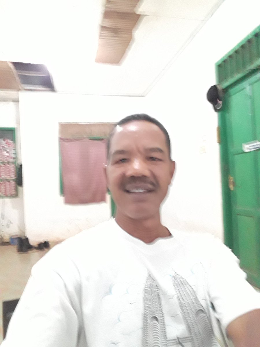 X \ Karelesprago (karelesprago@)