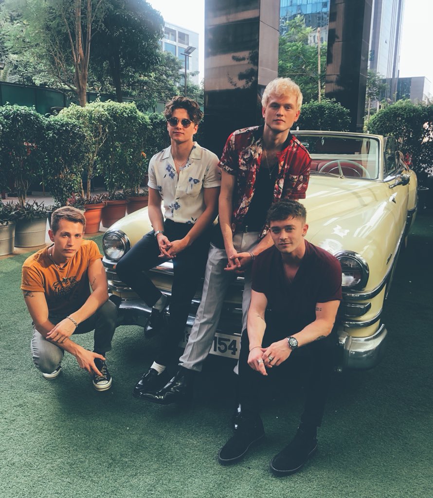 TheVampsBrad's tweet photo. Mumbai it’s nice to be back, I missed you, and ur food x https://t.co/kqQWWEfWMC