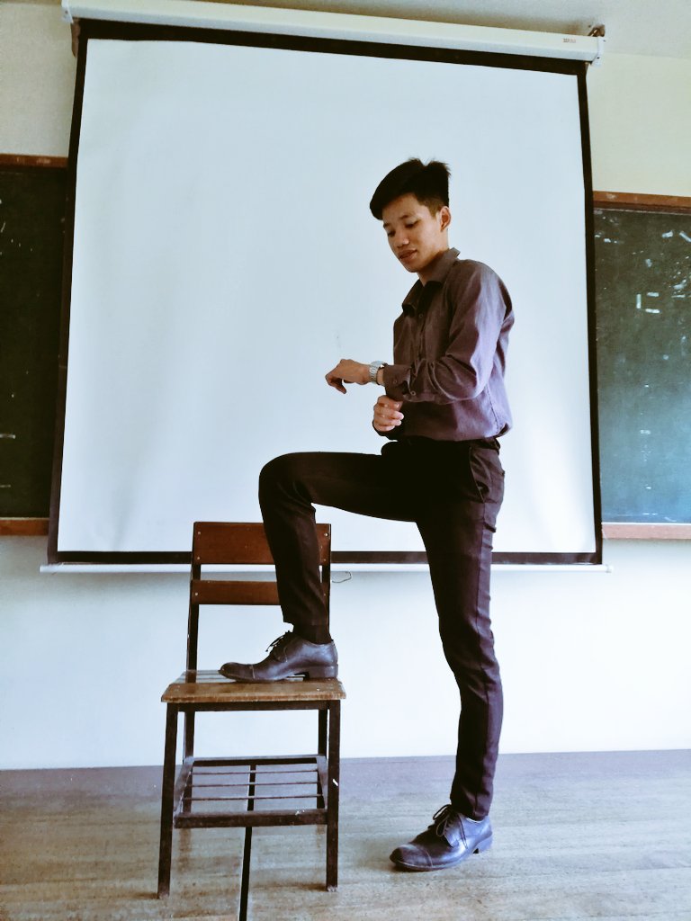 itskiksx's tweet photo. Bukod sa #RWJobInterview,
ano pa ang silbi ng upuan
na yan? π€π€ https://t.co/SGqiwAKbxb