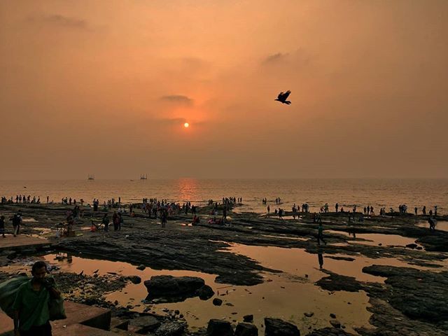A busy Sunset
.
.
.
.
.
.
.
.
.
.
.
.
#travel #photography #itz_mumbai #ShotOnOnePlus #sunset #nature #_soimumbai #visualsoflife #mypixeldiary #ngtindia #photographers_of_india #_coi #clickindiaclick #everydaymumbai #mumbai_igers #mymumbai #streetphotogr… ift.tt/2OMchdM