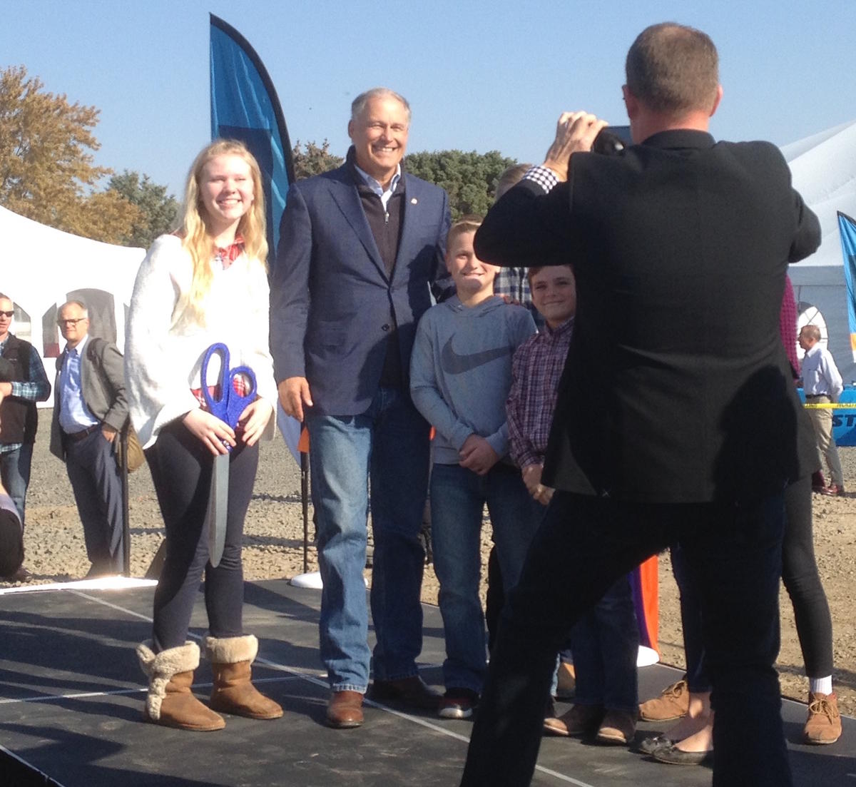 Avista Celebrates Its New Solar Farm In Central Washington ow.ly/OeZv30mlY4E #solarenergy #solarpower