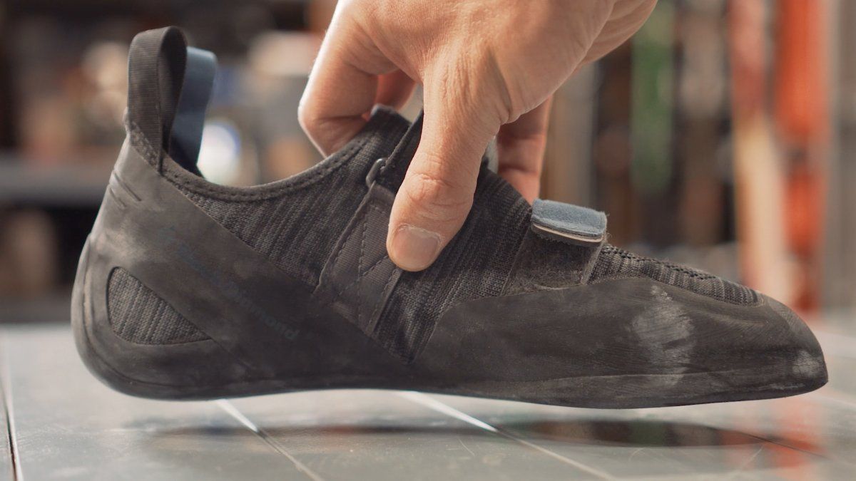 vertical_review's tweet photo. The 101: Buying Climbing Shoes via @outsidemagazine #climbing #verticalreview https://t.co/zKpeqMKoW1 https://t.co/x12FSJ0OEs