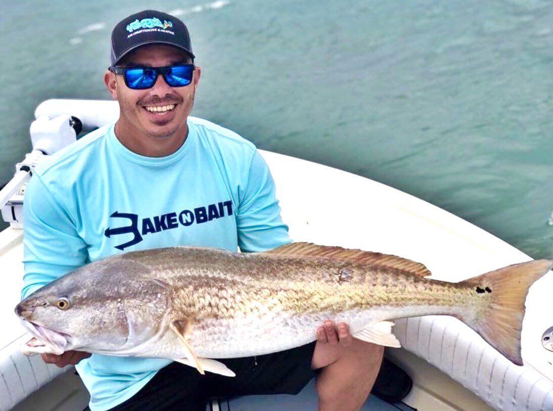 ANGLRfishingapp's tweet photo. RT @wakenbait: @t.j_cordero with a bruiser 🎃
#wakenbait #redfish #slob #bruiser #mogan #overslot #redoctober #flatfishing #inshorefishing #floridafishing #tampabayfishing #tampabay #fishing #catchandrelease #lovefl #getbaited https://t.co/v455dLd390