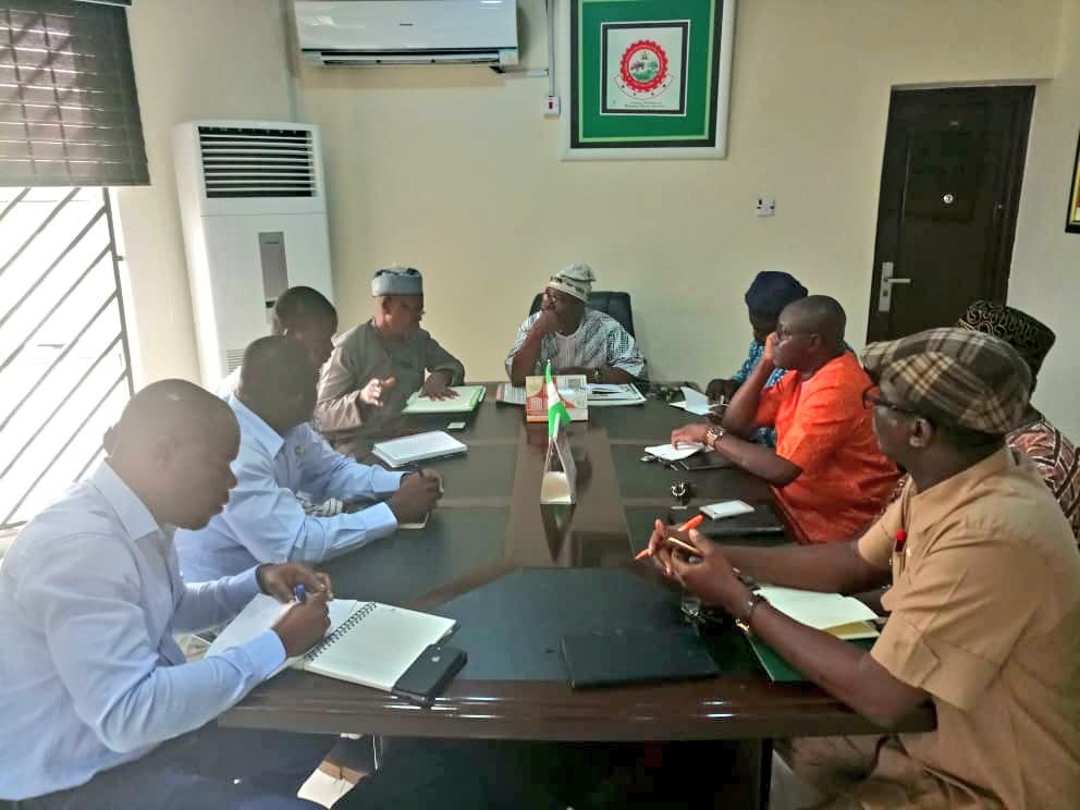 namel_ng's tweet photo. Operators and Technicians under the programme will be trained by @JohnDeere in collaboration with Nigeria Mechanization Capacity Building Institutions. #MechanizedAgriculture #Agribusiness #Tractorization #Agric #AgroFinance #NAMEL #FMARD #JohnDeere https://t.co/5oQ9yZnWPS