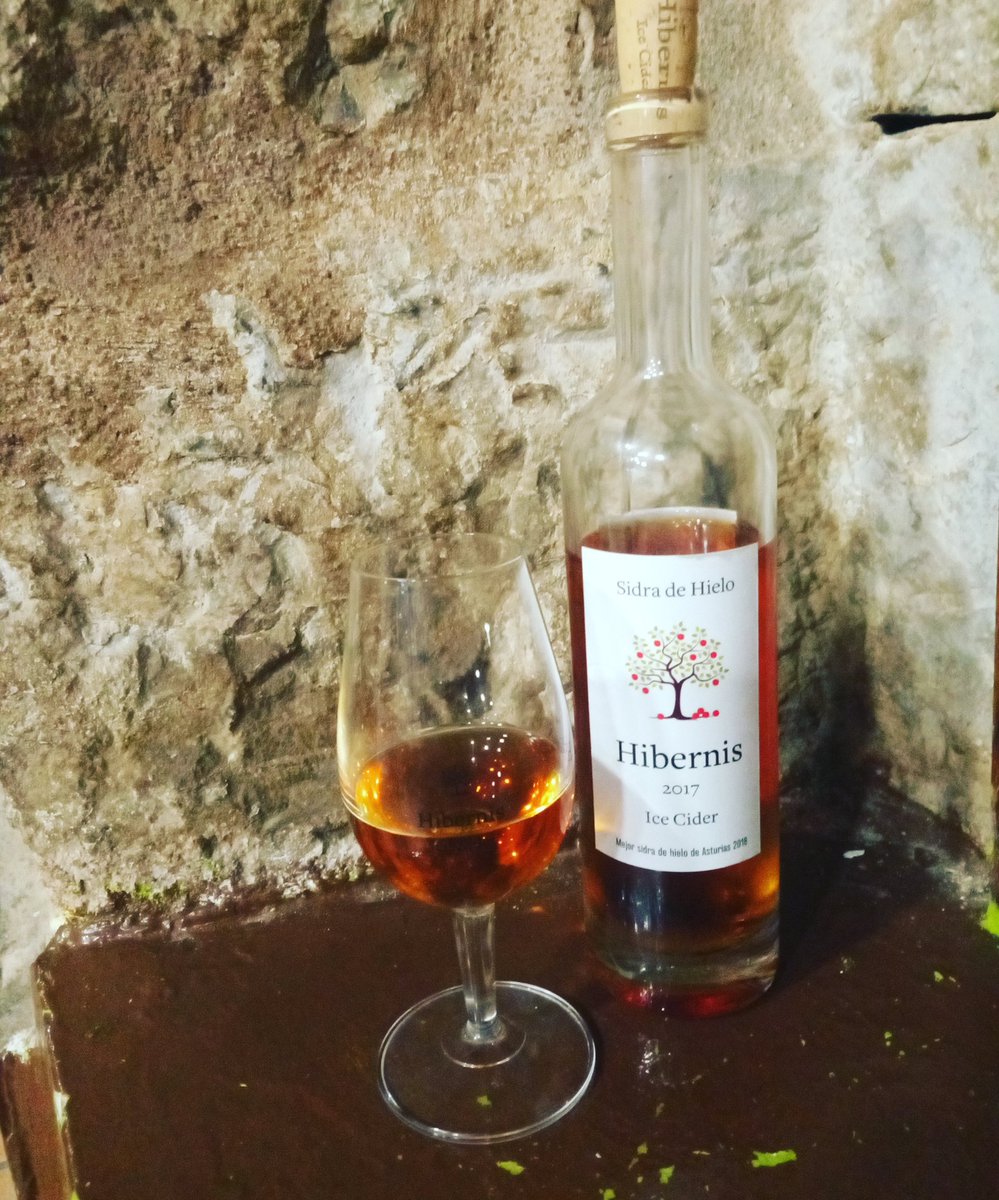 EMBrutnature's tweet photo. Sidra de hielo #Hibernis #monovarietal #afinado40dias #mostoflor #Roblefrances #CosechaPropia #FincaSanJusto mejor sidra de hielo elaborada en Asturias #icecider #ciderglass #sidradehielo #FestivaldelasidraNava18 #marcaspremium #spain @sidraelgobernador https://t.co/8zEFcwqB83