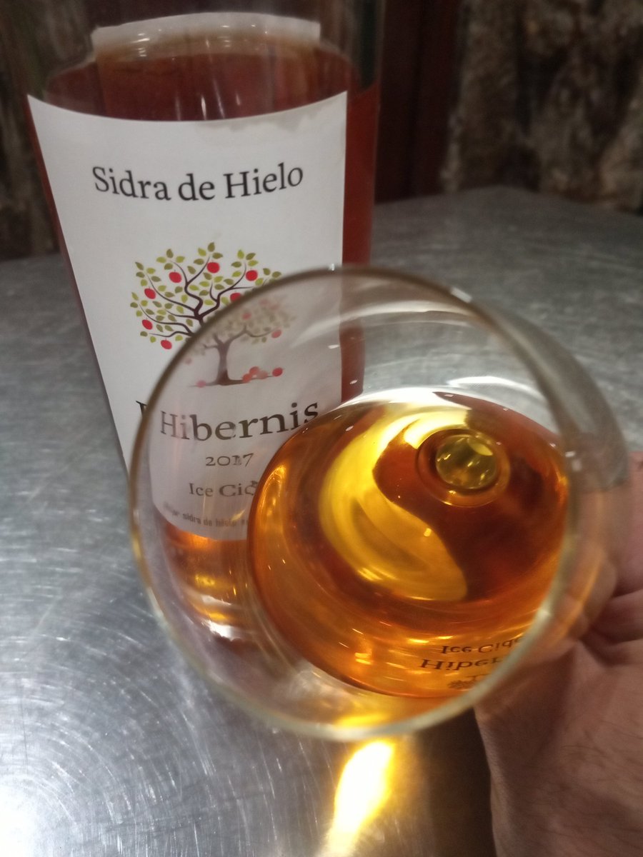 EMBrutnature's tweet photo. Sidra de hielo #Hibernis #monovarietal #afinado40dias #mostoflor #Roblefrances #CosechaPropia #FincaSanJusto mejor sidra de hielo elaborada en Asturias #icecider #ciderglass #sidradehielo #FestivaldelasidraNava18 #marcaspremium #spain @sidraelgobernador https://t.co/8zEFcwqB83