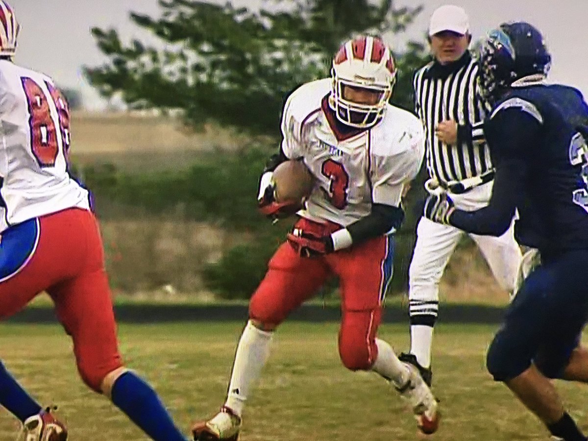 HeyItsGregA's tweet photo. In the 2000's, Bureau Valley vs. Morrison was THE rivalry. They played an epic 4 OT game in the '08 #IHSAPlayoffs. Probably my favorite playoff game I ever covered. And a classic "uni matchup"!#PlayoffThrowback #ScoreUniWatch https://t.co/7o45H4Ohcy