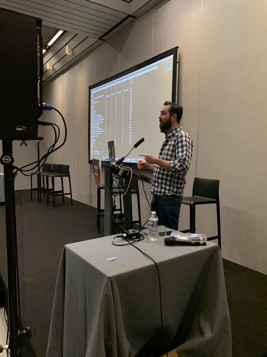 Standing room only for <a href="/jdrawlings/">James Rawlings</a> talk on “serverless Jenkins with Jenkin X”talk at #DevopsWorld #jenkinsworld <a href="/jenkinsxio/">Jenkins X</a>