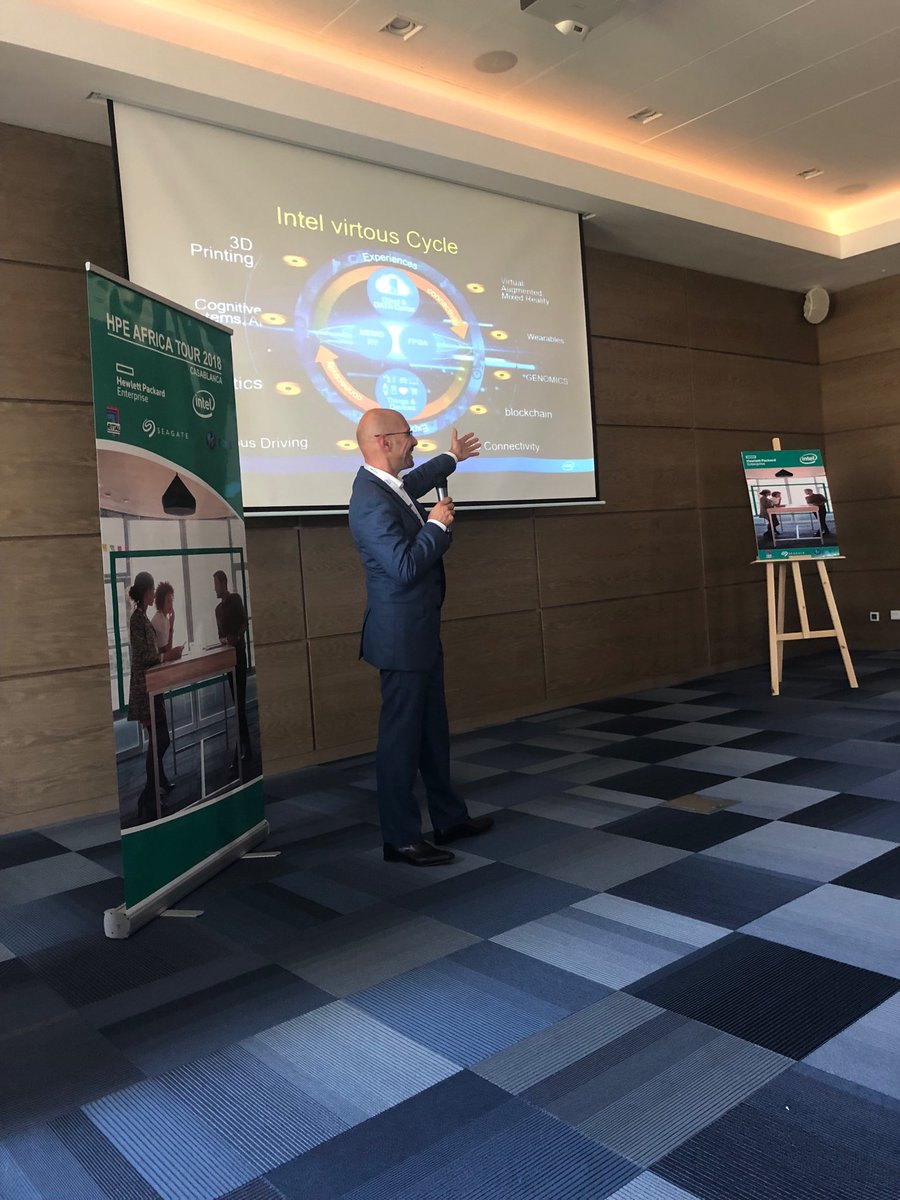 JeanSebVincent's tweet photo. #HPEAFRICATOUR2018- virtuose Stephane MANDEL https://t.co/Fc1BRRIp3H
