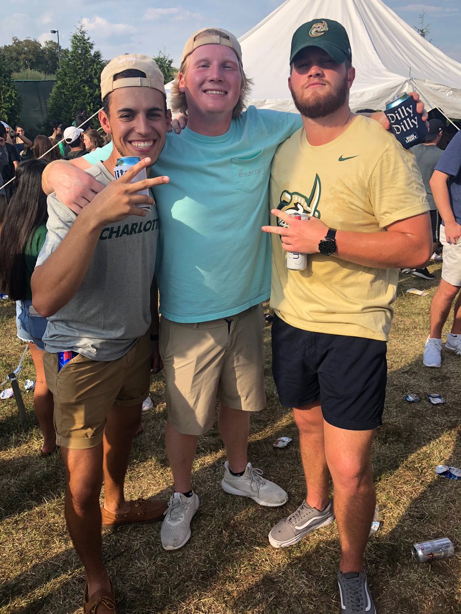 sebash2428's tweet photo. Happy Birthday Drawww @daltoncraig33 https://t.co/QpEMc92W2L