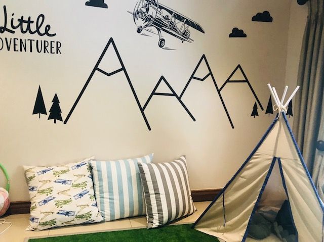 A tailor made "Biplane" or "Adventure" Decor-In-A-Box design for a little boy's playroom.  For kicks, comment with your little one's ideal bedroom or playroom theme. #boysroom #playroom #kidsdecor 

buff.ly/2Sez4gn
