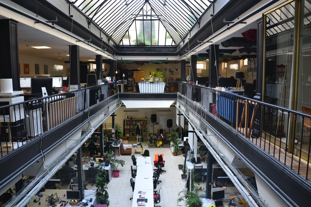 À la recherche de #bureaux à partager? Il nous reste des postes de travail disponibles en plein cœur de Sentier à #Paris. Rejoignez-nous ! #location #colocation #coworking  leboncoin.fr/bureaux_commer…