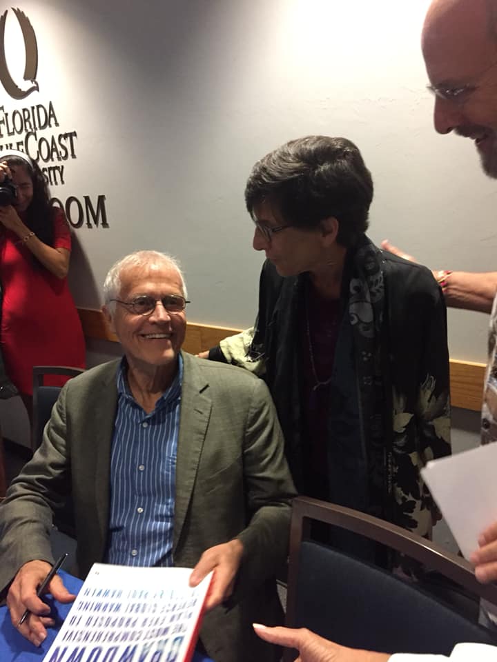 swflsolar's tweet image. @SCCalusaGroup attended along with @pachamamaswfl who helped host the @PaulHawken of #ProjectDrawdown presentation at @fgcu!
#SimplyGoSolar #CrewSWFLsolar #SWFLsolar 
Go forth and spread sunshine,