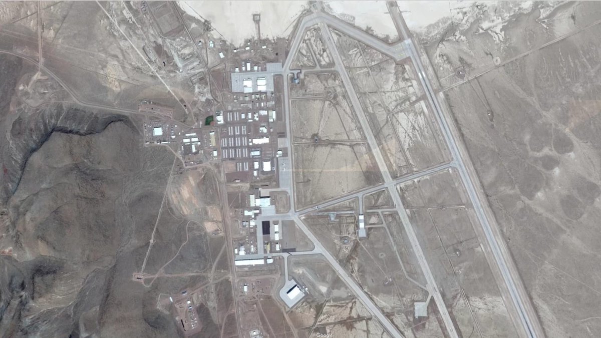 sweetmacabre's tweet photo. Area 51 https://t.co/qsIqIQrXG5