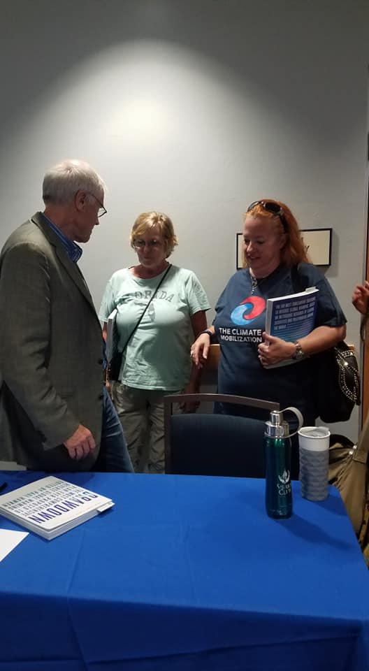 swflsolar's tweet image. @PaulHawken of #ProjectDrawdown answered questions and autographed our books!
#SimplyGoSolar #CrewSWFLsolar #SWFLsolar
Go forth and spread sunshine!