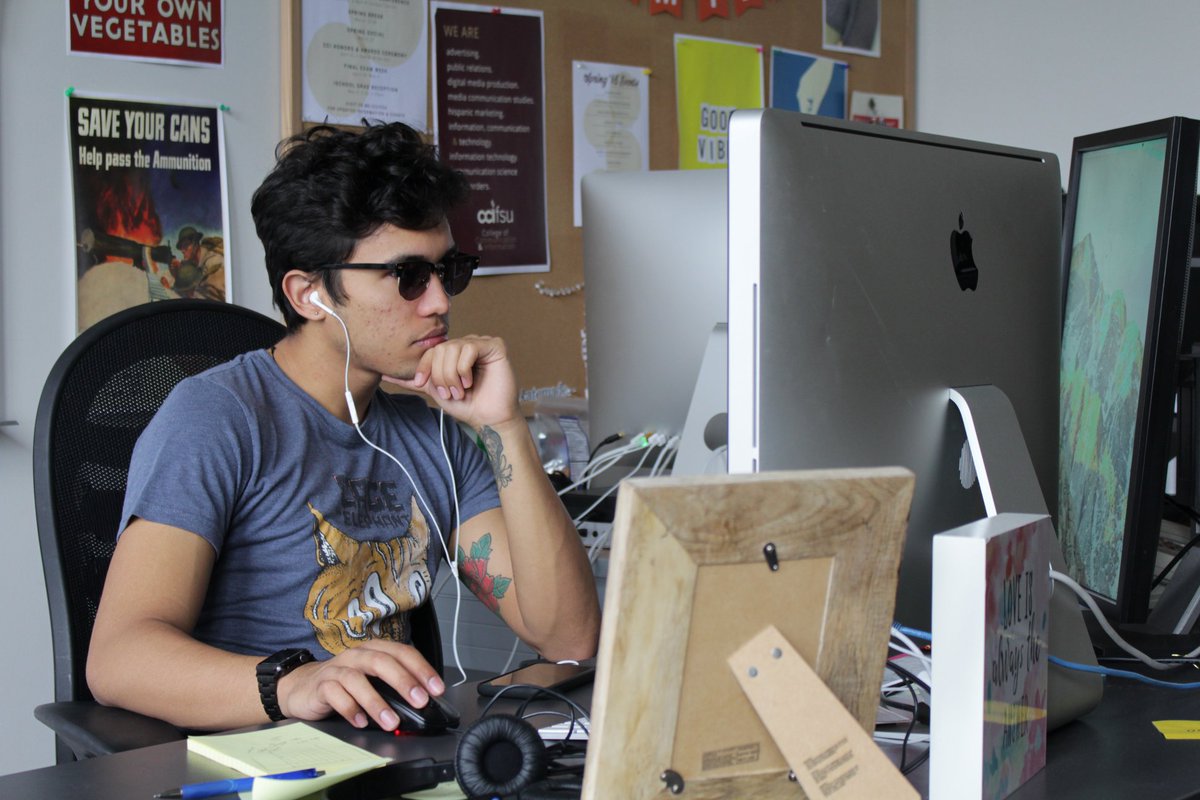 The deadline to apply for on-campus paid internships through #InternFSU is this Sunday, Oct. 28 at 11:55 p.m. View positions and apply on Handshake (search "InternFSU" in jobs): career.fsu.edu/handshake