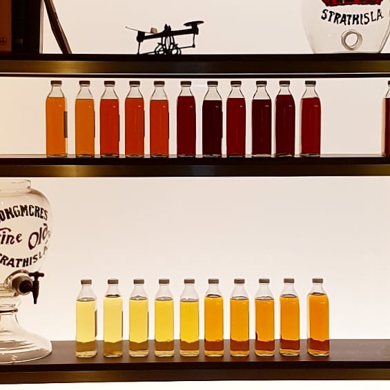 FlorianDussopt's tweet photo. Whisky gradient. Different casks, different ages, different colours.

Part of our Blending Experience room for @ChivasRegalUK at the #StrathislaDistillery. https://t.co/Gjlwtf05WF