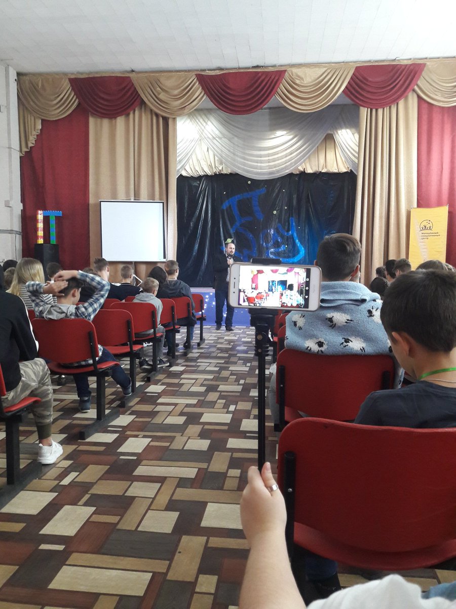 У нас гости - декан ФИСТ УлГТУ Кирилл Святов. Ведем трансляцию в Инстаграме, подписывайтесь - instagram.com/it_way.pro