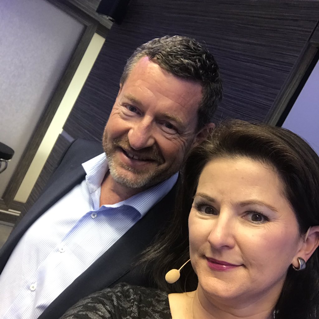 SchwarzerJ's tweet image. Das Video zu meinem Talk mit @KaiDiekmann gibt es übrigens auf dem YouTube-Kanal der @Fundsexcellence .