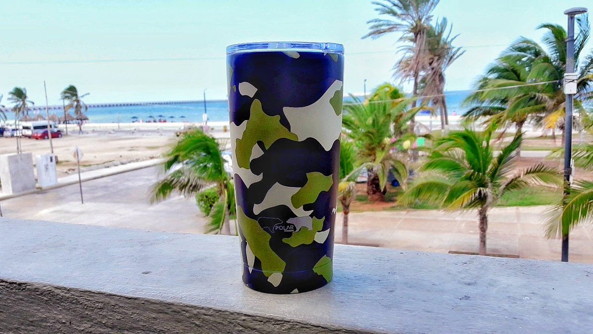 Disfrutando de una deliciosa mañana ❤😍🏊‍♂️🏊‍♀️☀️❤
.
.
.
#HotcoldPolarMid #HCPMid #termo #style #ecology #RRR #SinPopotePorFavor #SinPopoteEstaBien #ecologia #medioambiente #FelizMiercoles #camuflaje #militar #rude #beach #playa #surf #surfing #vacations #vacaciones #paisaje