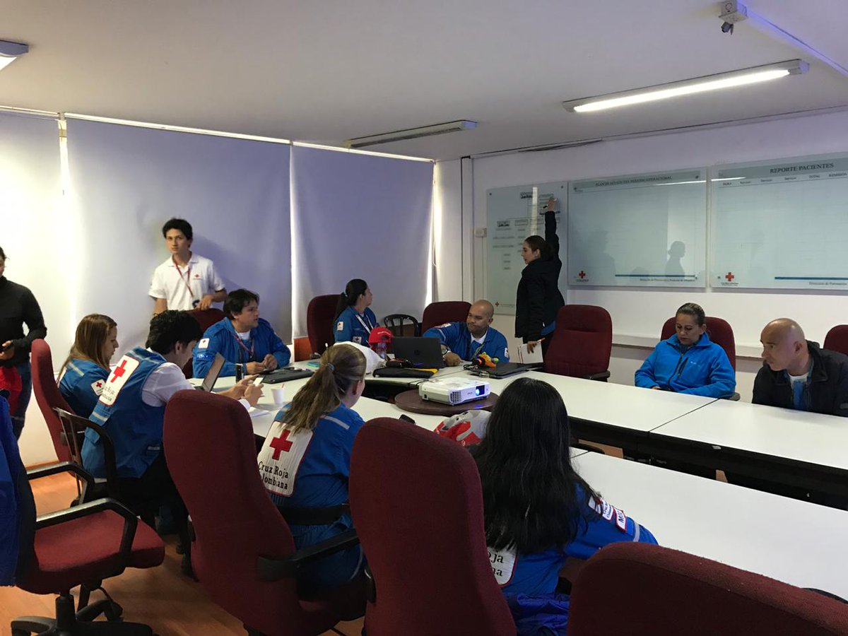#Atención #AEstaHora está activa la Sala de Crisis de <a href="/cruzrojabogota/">Cruz Roja Bogotá ⛑️🏥</a> realizando la participación de #CruzRoja en el #SimulacroNacional