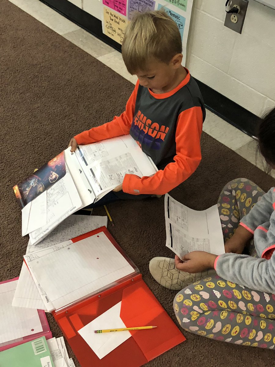 MrsDickinsonRCE's tweet photo. Taking stock and setting goals for our opinion writing. #selfdirectedreflection #oneRCE #BeExtra3 https://t.co/c1wWeMhxIc
