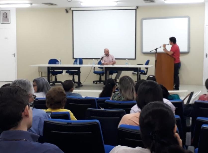 educadordigital's tweet photo. Em entrevista, os professores Carlos Alberto Messeder (UFRJ) e Richard Romancini (USP) falaram sobre como a educação tem se aliado a tecnologia, os avanços e os obstáculos que ainda precisamos superar.
Acesse: https://t.co/8ae12cp93o 

#EducadorDigital #educacao #tecnologias https://t.co/OTYiwfwp0F