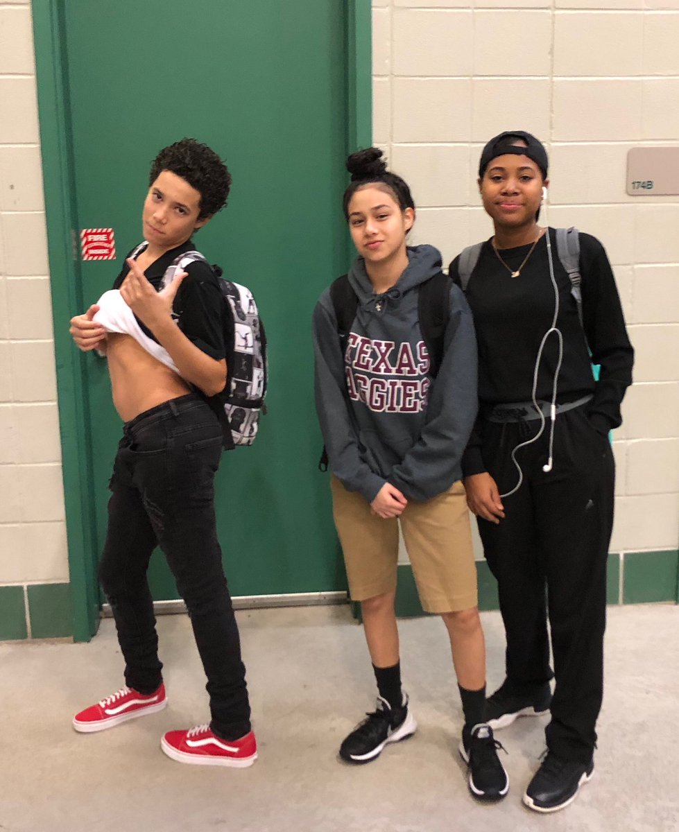 KFswim1's tweet photo. Red Ribbon Week ⁦@KleinForest⁩   😂crazy mixed up day/ gender swap was a success!! https://t.co/u2yQ6blQG7