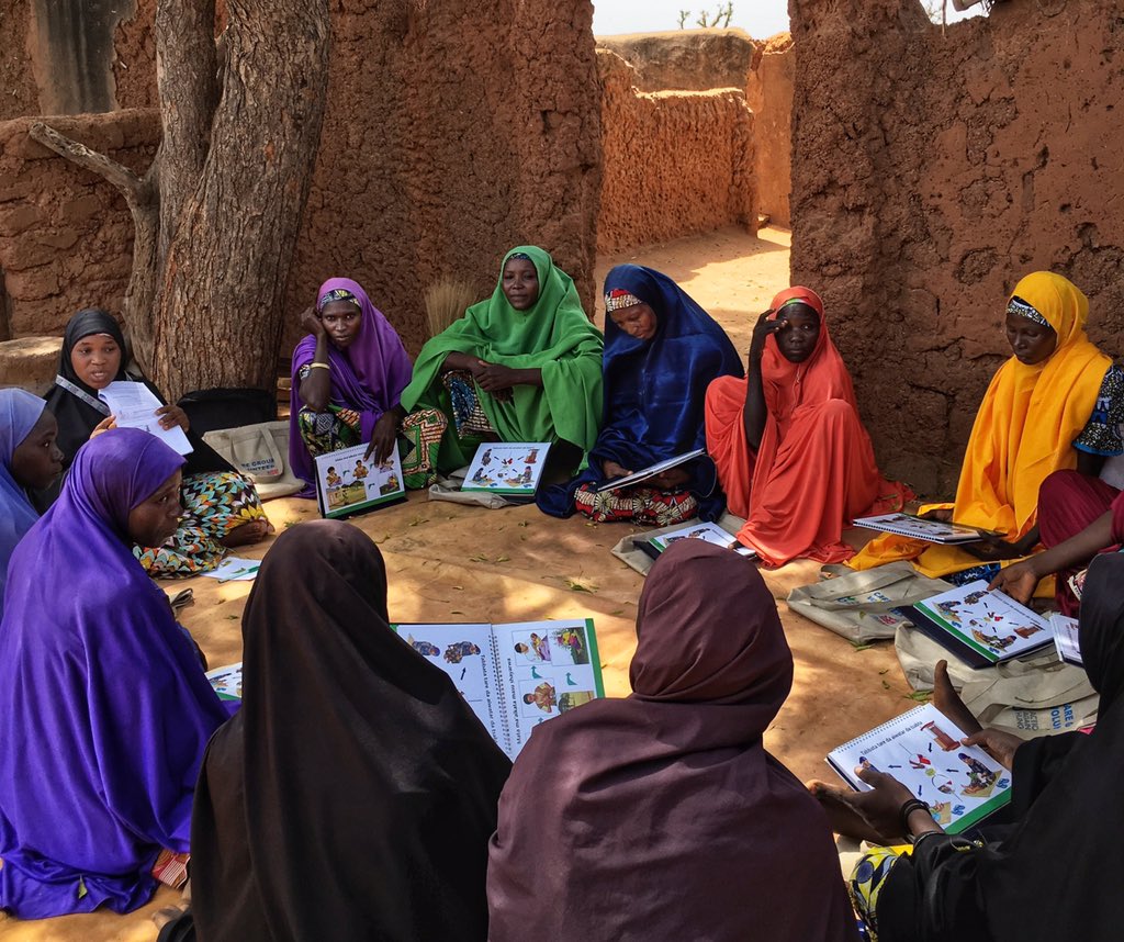 In #Nigeria women gather to exchange about the good practices in nutrition and hygiene to prevent malnutrition. Back to their villages they will spread their knowledge to their families and neighbors because common efforts achieve greater successes