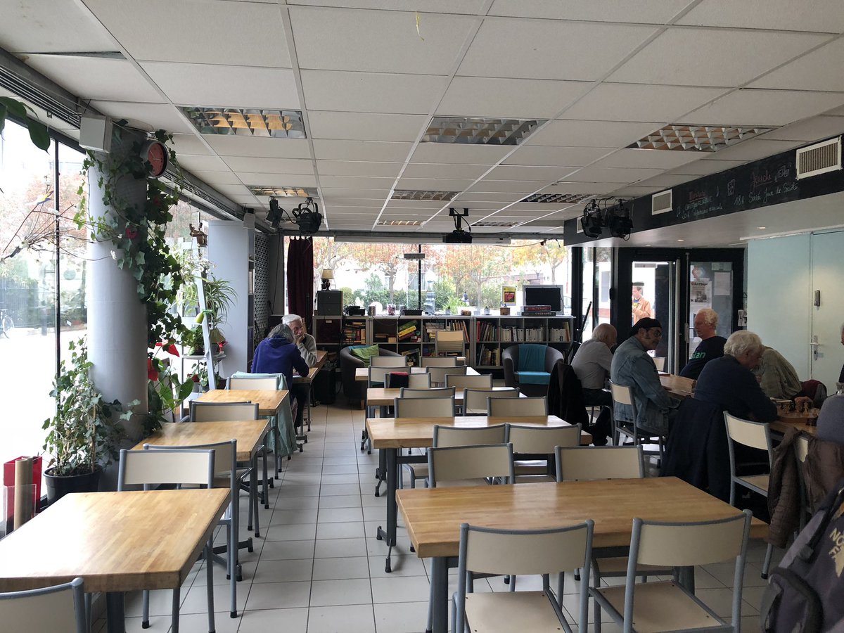 concerteurs's tweet photo. Merci le @moulinacafe pour cet accueil si chaleureux ! Faire participer les #publics c’est aussi se déplacer sur le terrain. La mobilisation pour le #comité consultatif du 10 novembre continue ! #DemocratieParticipative https://t.co/5MgPMf1mHZ