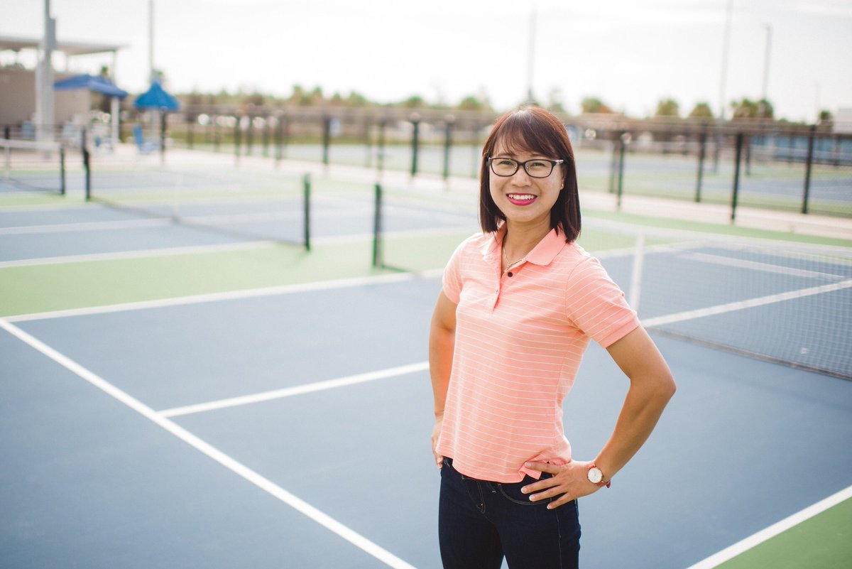SportsEmpower's tweet image. Burmese delegate @SoeSoeMyar3 🇲🇲, a taekwondo icon and sports admin for the Myanmar Ministry of sports is working with @usta 🎾 mentors on a plan to empower youth and seniors in rural through sports. 💪🏽 Learn more about her: goo.gl/XA612N #GSMP2018
