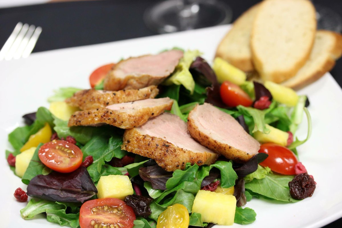 Culver_Duck's tweet photo. Today is  #NationalFoodDay which encourages us to "Eat Real" including healthy and affordable food, like Culver Duck! Raised without antibiotics we believe that the natural way is the right way! #CulverDuck #MeatTheFuture #TheNaturalWayIsTheRightWay #Duck  #Healthy #HealthyEating https://t.co/eBpRN7Y5zq