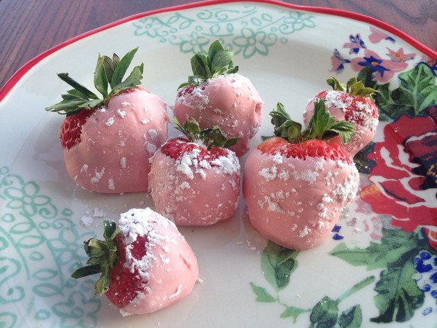 OhSweetDisney's tweet photo. Fairy Berries https://t.co/bg4rjJXOSM https://t.co/QETEy40LDw