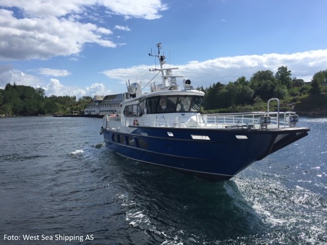 Dagens bilder: Idag kjent som West Sea, tilhørende West Sea Shipping i Austrheim kommune. Startet livet som Svein Magne, men har senere vært kjent som Romsdalscruise, Frøyvakt, Strønøy, Bjørnør, Sea Explorer og Sognesjø.
#HRF #Hurtigbåtforbundet #WestSea #WestSeaShipping
