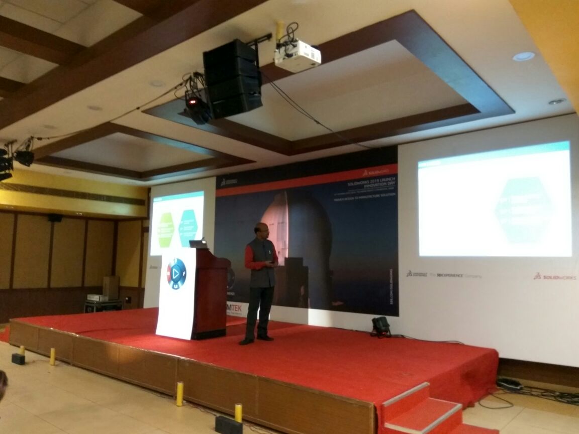 SIMTEKINDIA's tweet photo. Our M.D. Mr.Suresh Krishna Jadhav giving a brief presentation about our group companies.

#simtek #swlaunch2019 #solidworkslaunch #coimbatore #SWX19Launch https://t.co/nHL5v17eTk